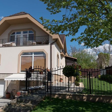 Rita-Var Szallashely Ньиредьхаза Экстерьер фото